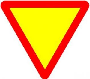 Biển báo W.208 - Giao nhau với đường ưu tiên (đường chính)