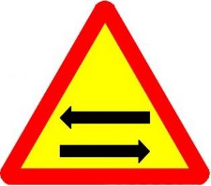 Biển báo W.234 - Giao nhau với đường hai chiều