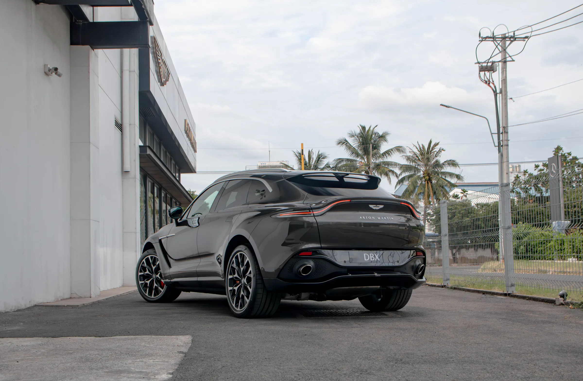 Aston Martin DBX