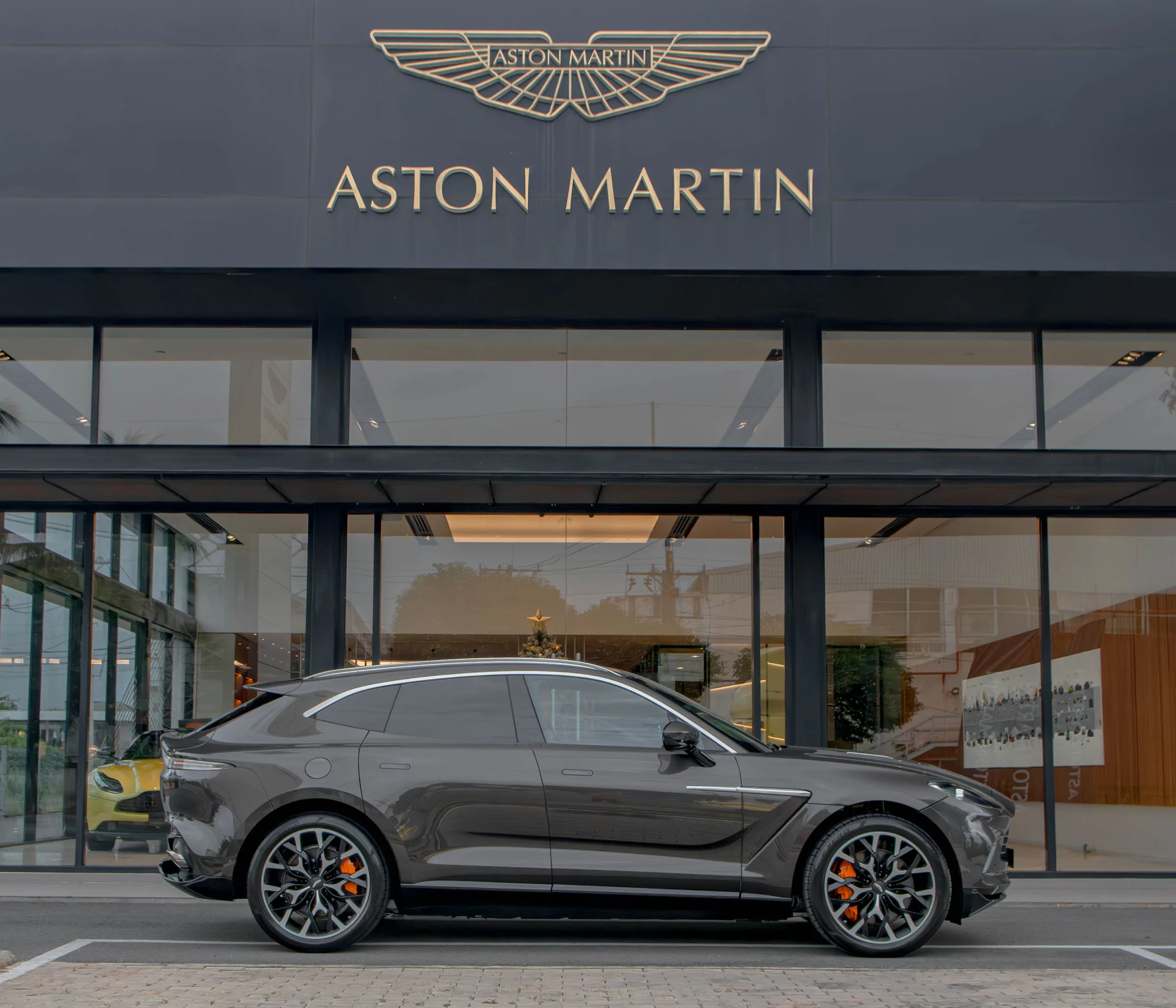 Aston Martin DBX