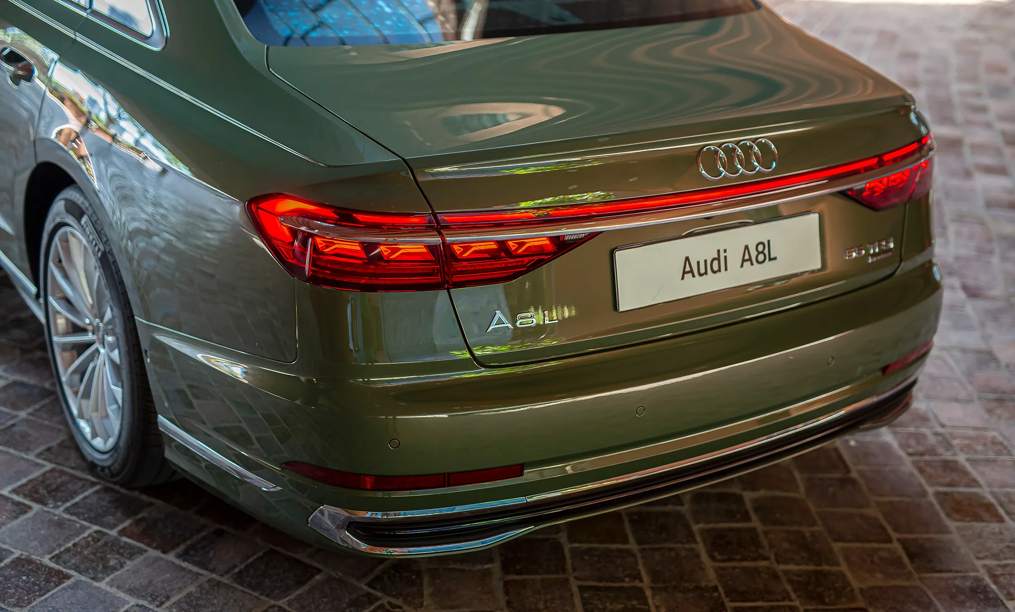 Audi A8L