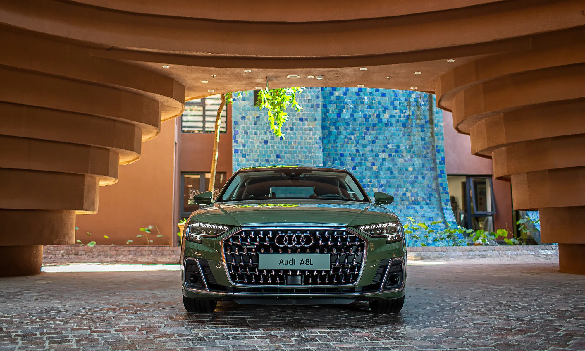 Audi A8L