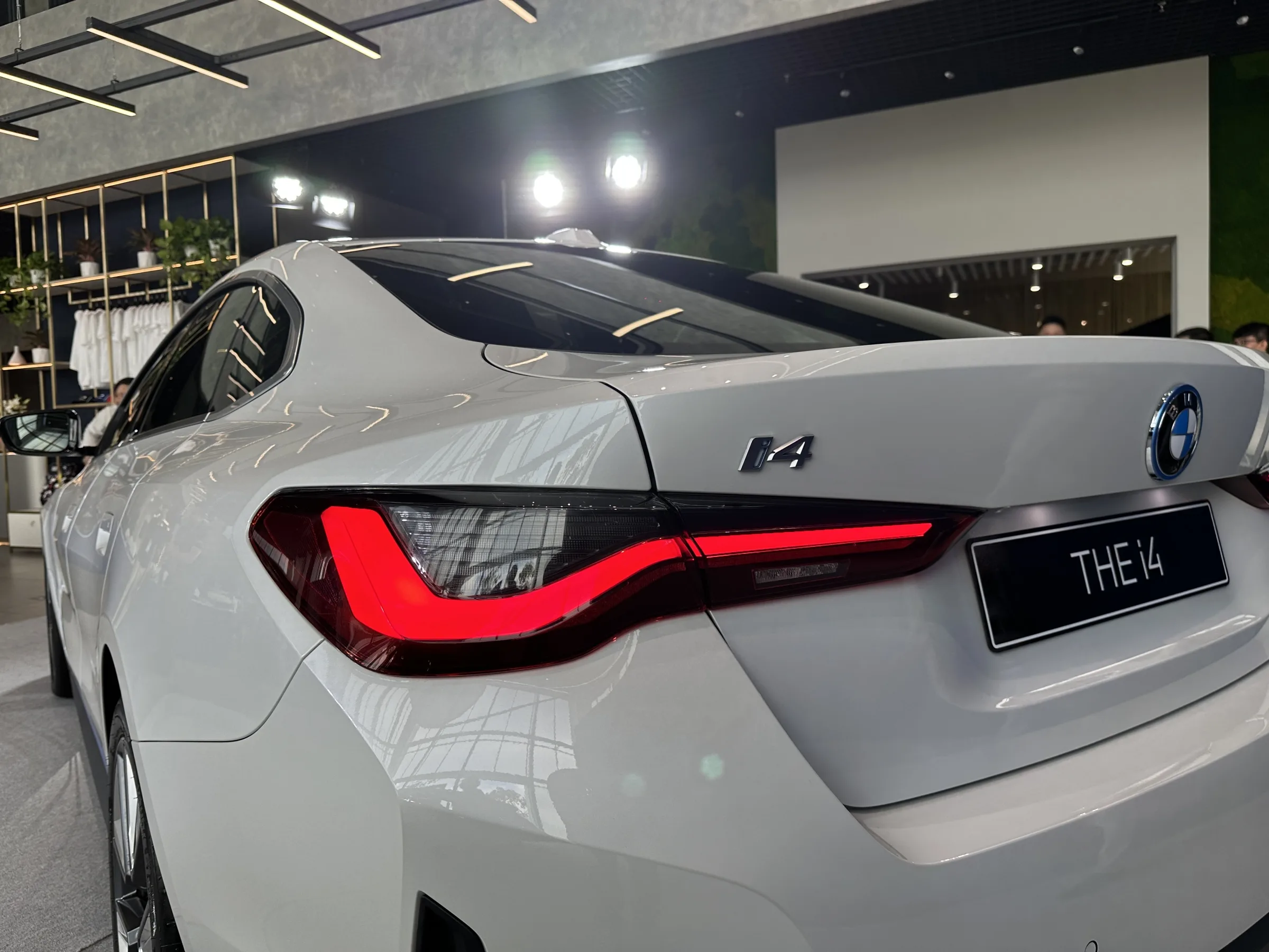 BMW i4