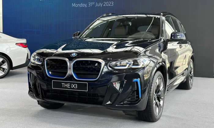 BMW iX3