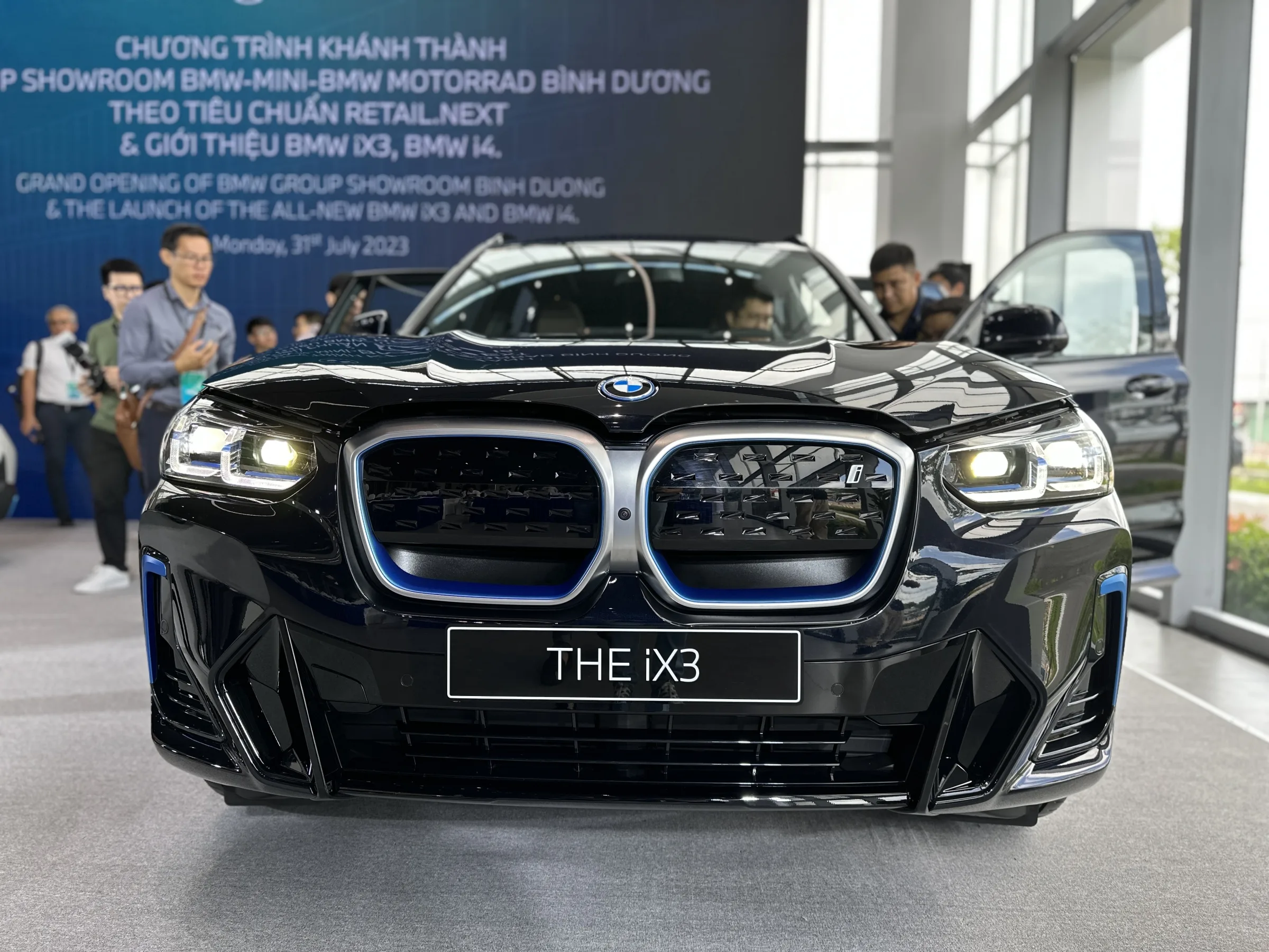 BMW iX3