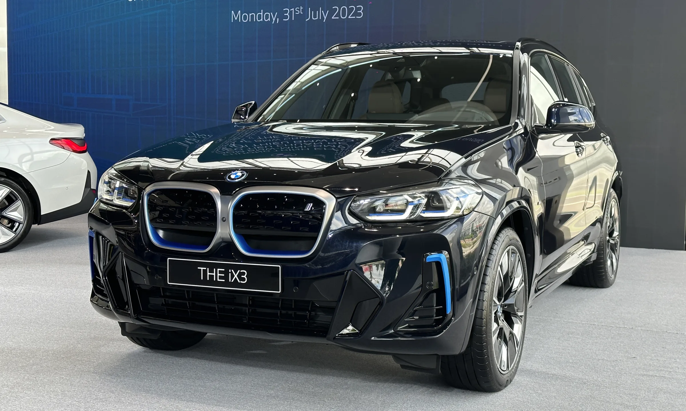 BMW iX3