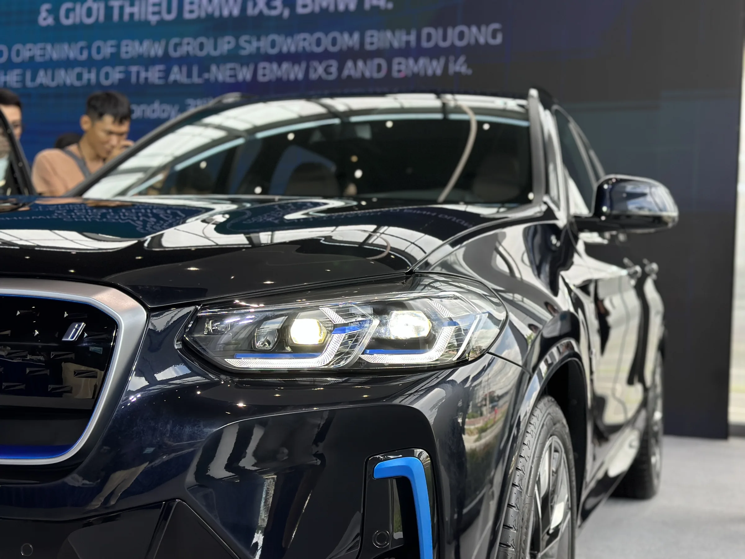 BMW iX3